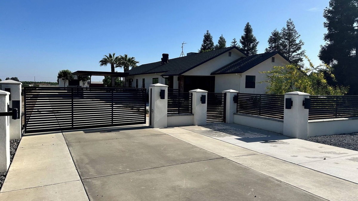 Visalia House | Your private pool with this “Modern Oasis" in the country. Gateway to it all.