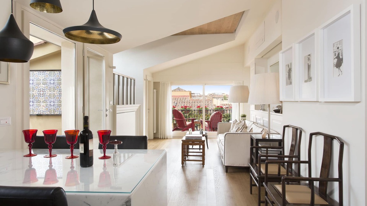 San Giovanni Apartment | Your quiet haven at Ponte Vecchio - Views, terraces and luxuriously renovated