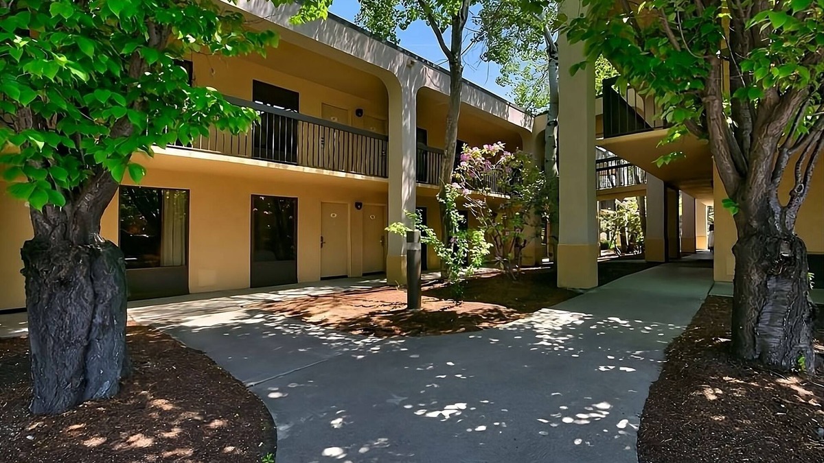 Orchard District Hotel | Your Relaxing Getaway Awaits! 4 Family-friendly Units! Near Old Mill District!