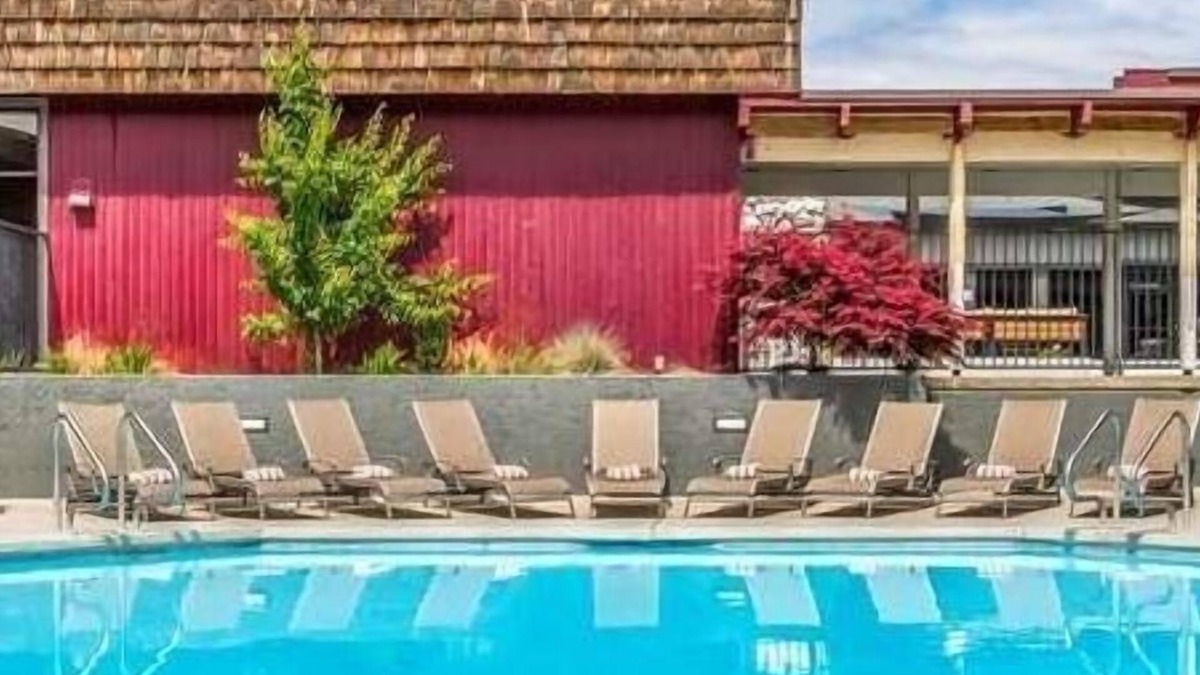 Tri-Cities Resort | Your Relaxing Getaway Awaits! 3 Homely Units w/Onsite Pool, FREE Parking