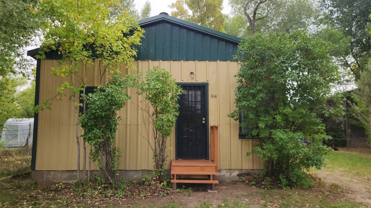 Maybell House | Your Rustic Retreat in the Heart of Northwest Colorado's Wild Beauty!