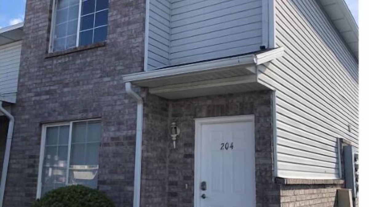 Clearfield House | Your Second Home. Big 2 Bedroom and 2 bathroom.