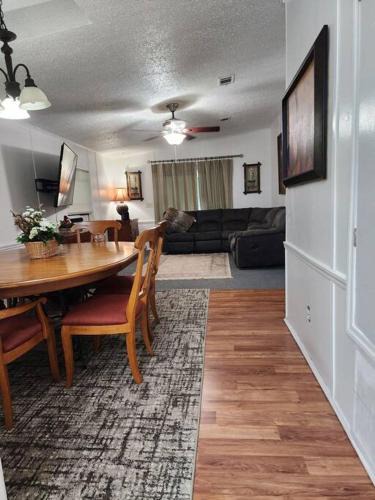 Pittman House | Your second home in florida