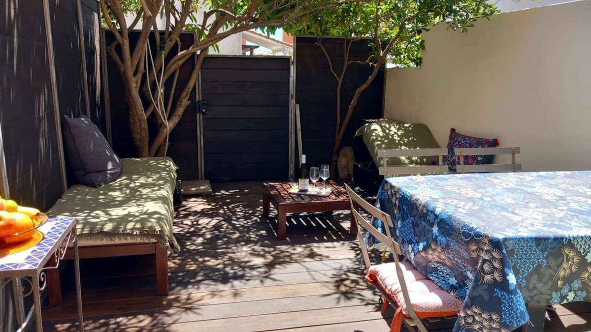 Frontignan House | Your vacation shed 30 meters from the beach!