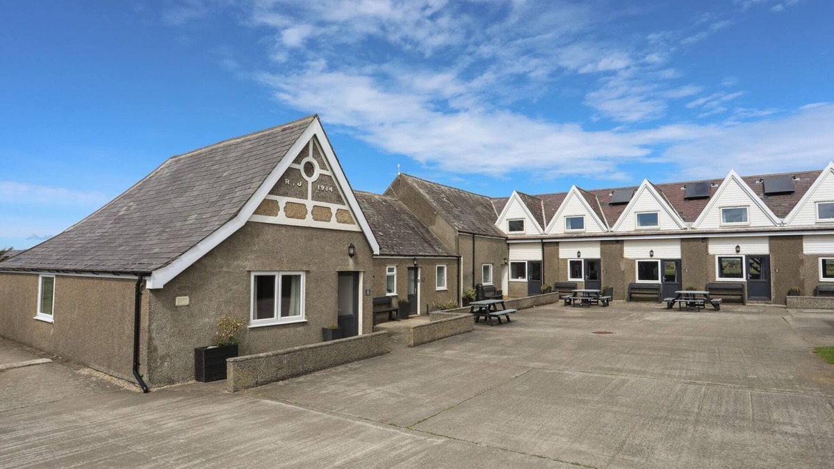 Llanengan Cottage | YSGO - 6 TY'N DON, family friendly, with a garden in Abersoch