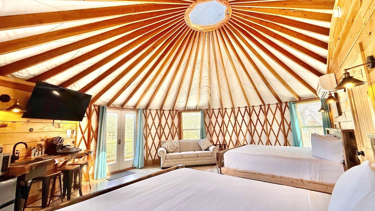 Orderville House | Yurt Overlook #3 w/AC, Private Bath Near Zion