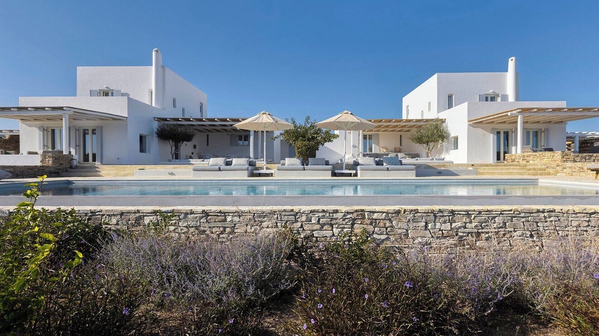 Antiparos Villa | Yvoni - Nine Bedroom Villa, Sleeps 18