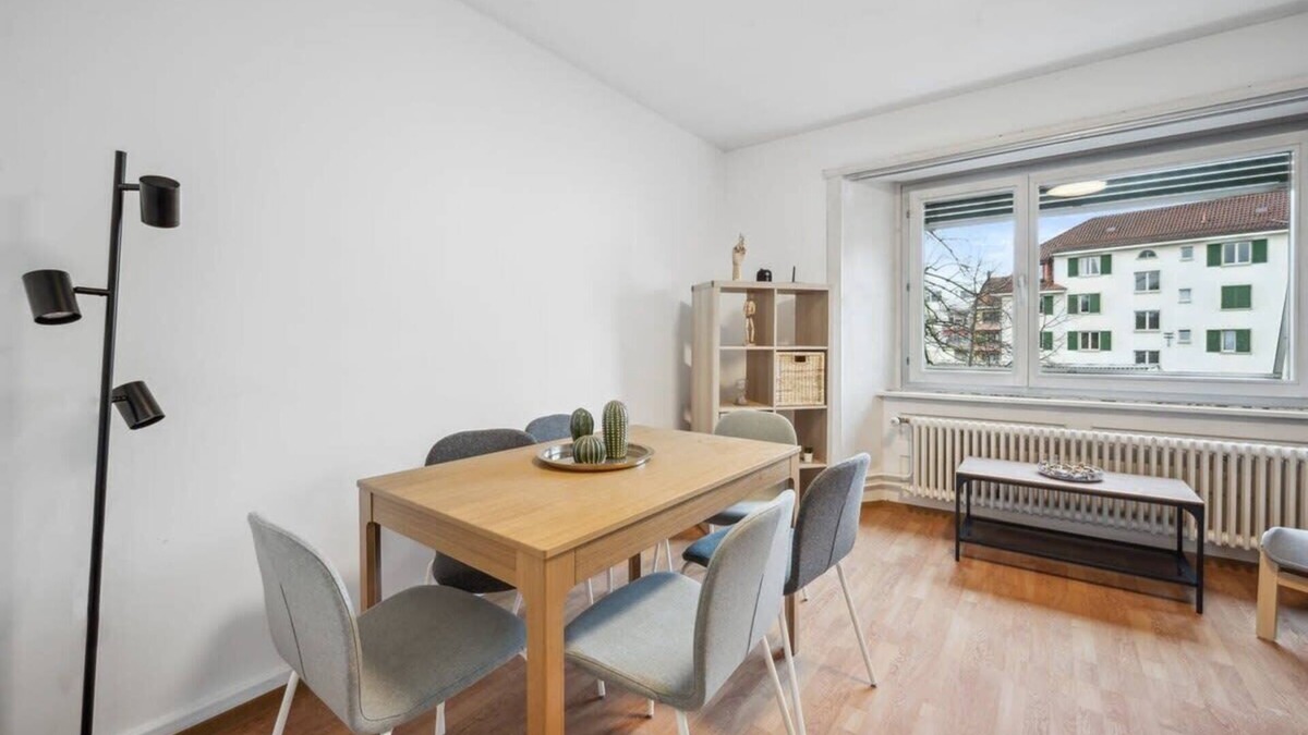 Seebach Apartment | Zürich 2BR Apt: Essential Comfort & Access