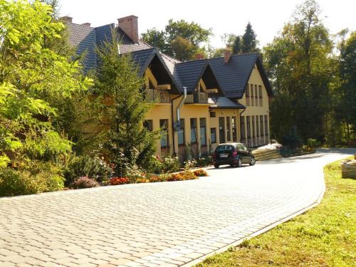 Humniska Hotel | Zajazd Pod Lipą