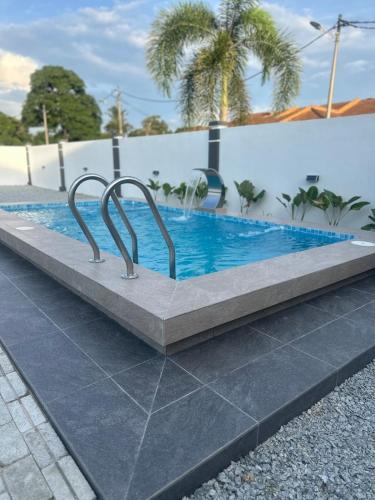 Bukit Rambai House | Zar House With Swimming Pool