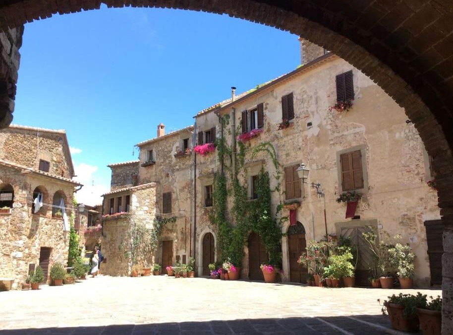 Montemerano Apartment | Zauber im Turm - in einem der schönsten Dörfer