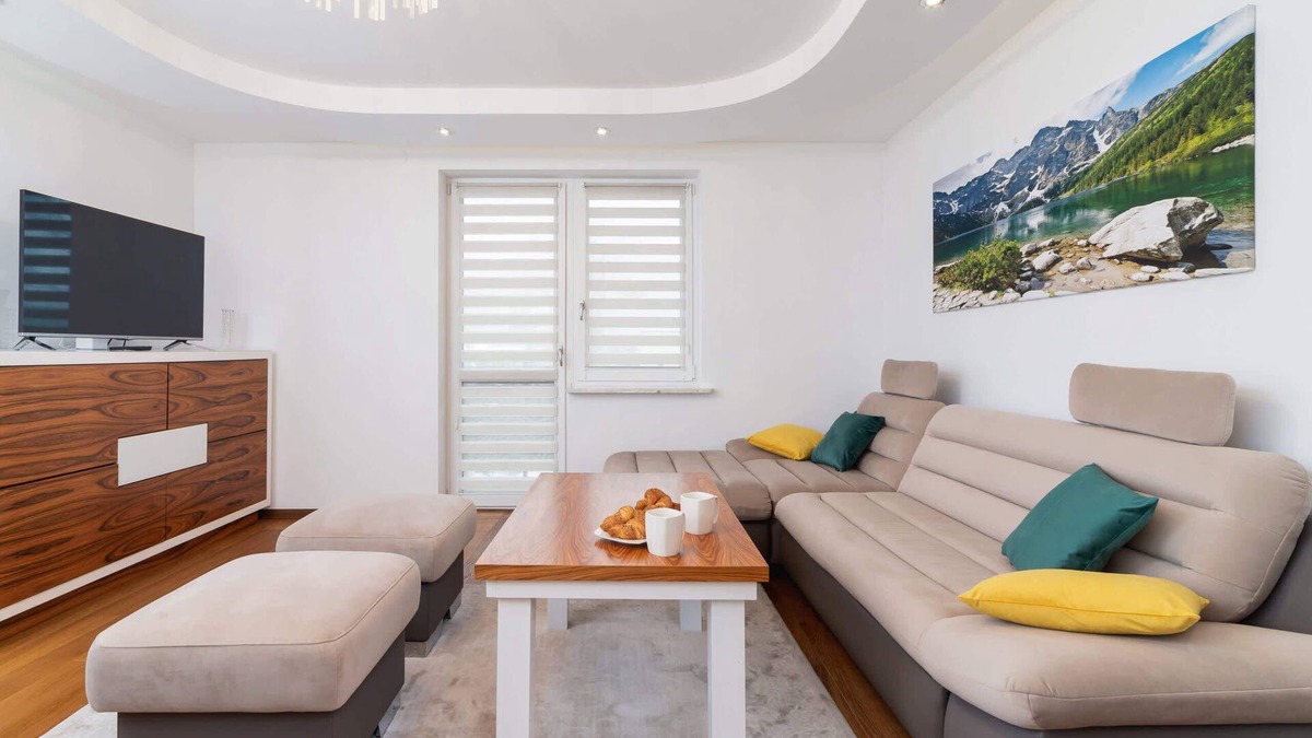 Zakopane Apartment | Zborowskiego 4A Warsaw | Family Apartment | 2 Balconies