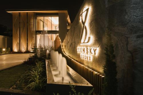 Suphan Buri Hotel | Zeen Sky Resort