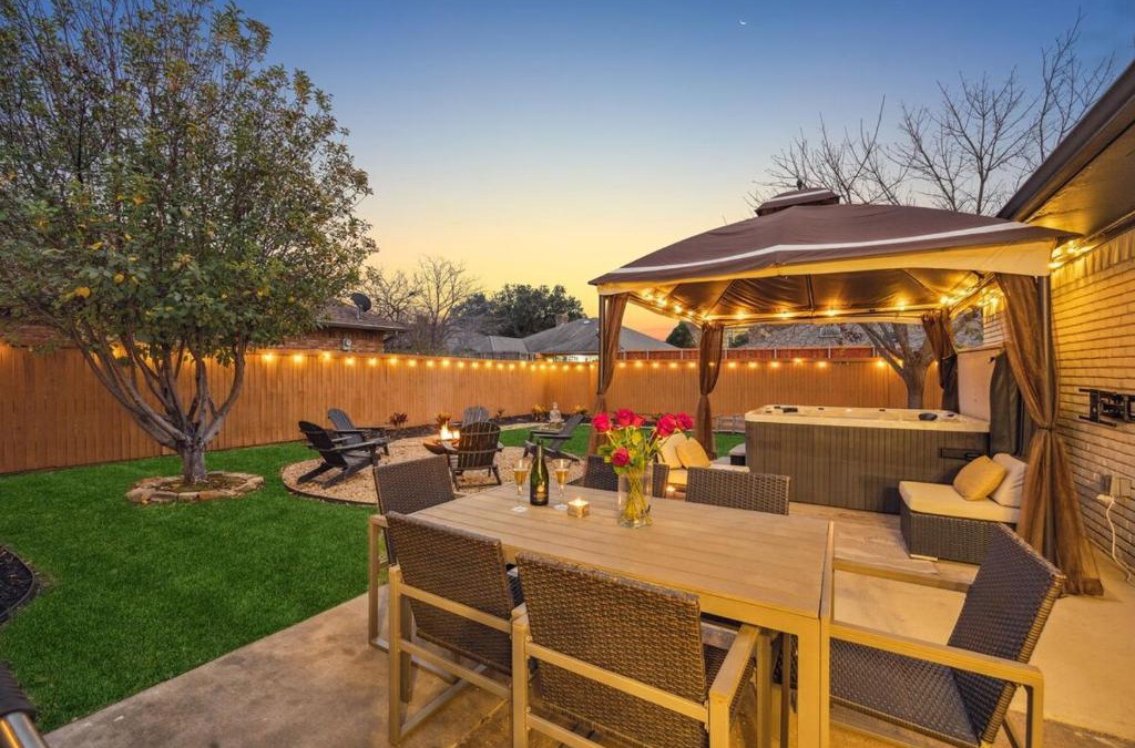 Lake Highlands House | Zen Back Yard with Hot Tub, Firepit, Spa at Home