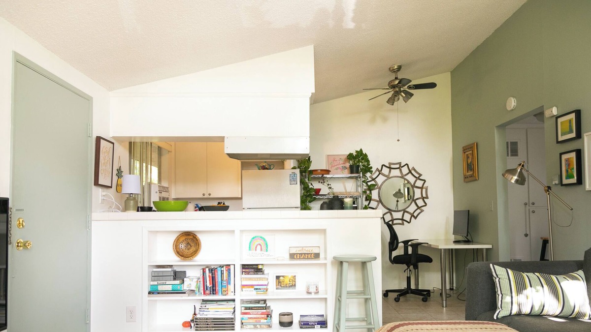 Thousand Oaks Apartment | Zen Bungalow w/King Bed, Parking, Pool, Balcony