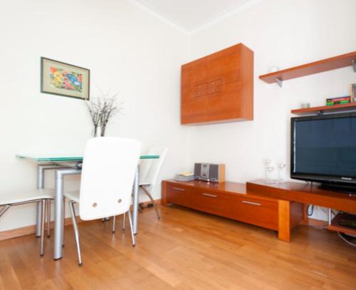 Lisbon Old Town Apartment | Zen Central Apartment