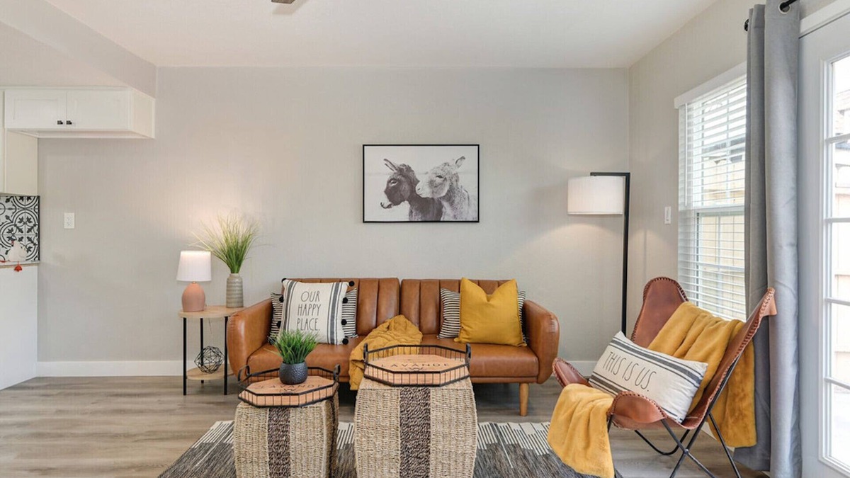 Foothill Farms House | ZenNest Townhome Close toRoseville SacDowntown Hospitals Pool&Fenced PatioGarden