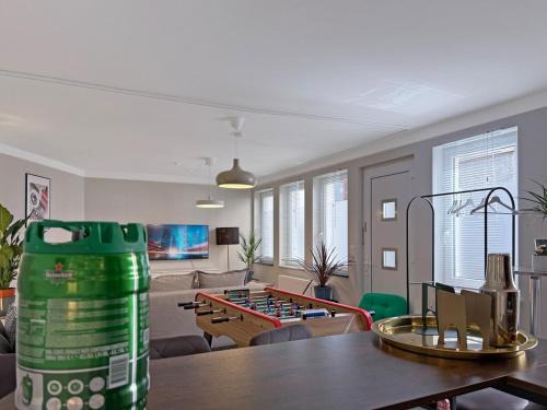 Diemershalde House | Zentr Stuttgart Gruppen-Duplex 13 Schlafplätze, PS5, Spiele & Terrasse