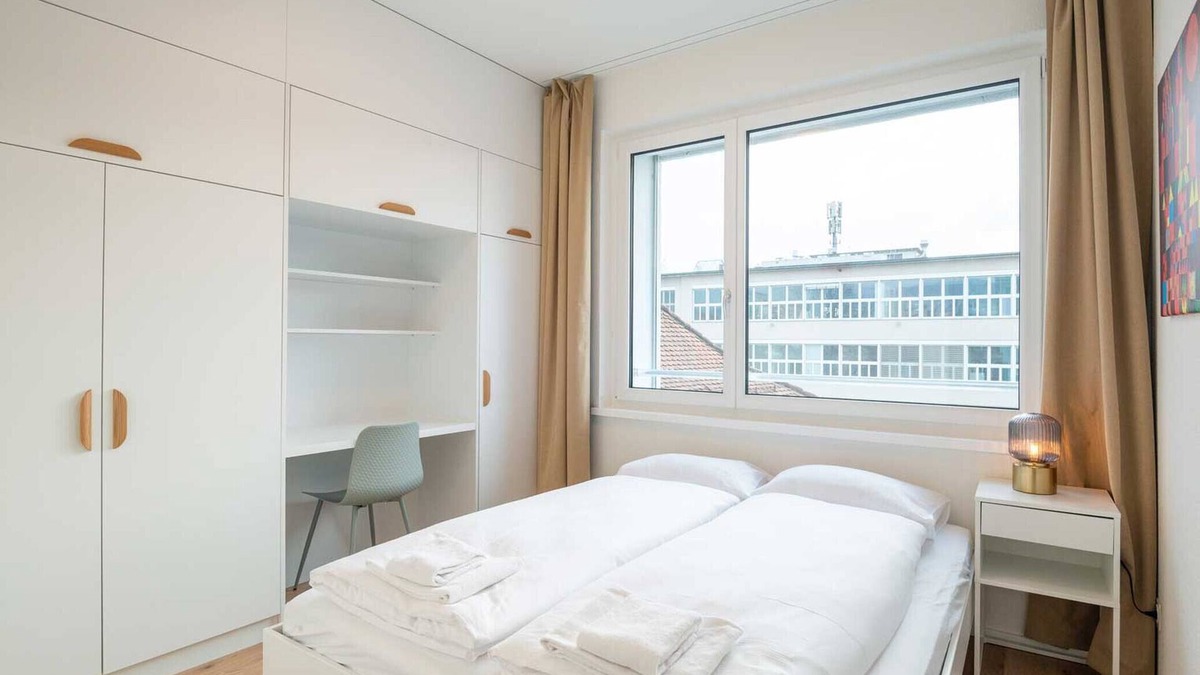 Center Apartment | ZH Red 5 - Letzigrund HITrental Apartment
