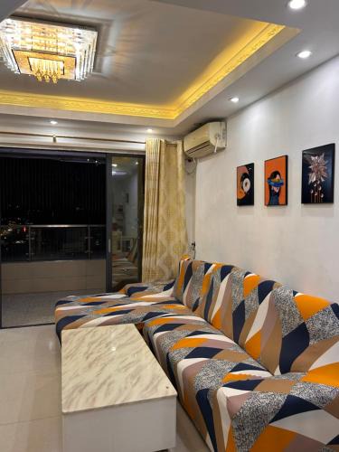 Longhua District Apartment | Zhi Yu Lan Wan