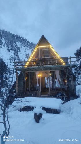 Keylong Ski Chalet | Zilfa