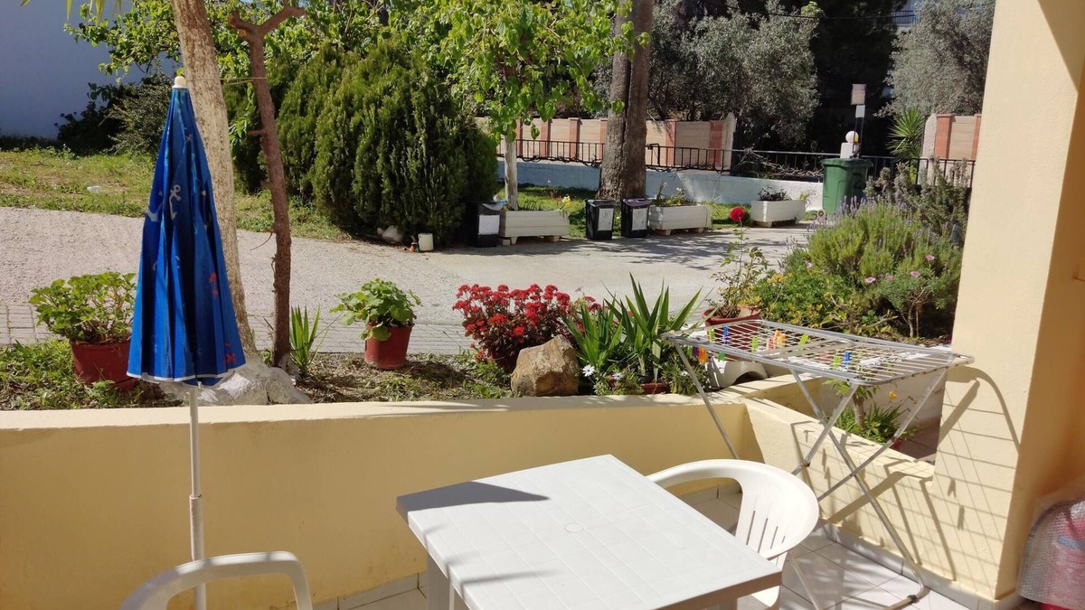 Agii Apostoli Apartment | Zinovia One-Bedroom Apartment with Garden View