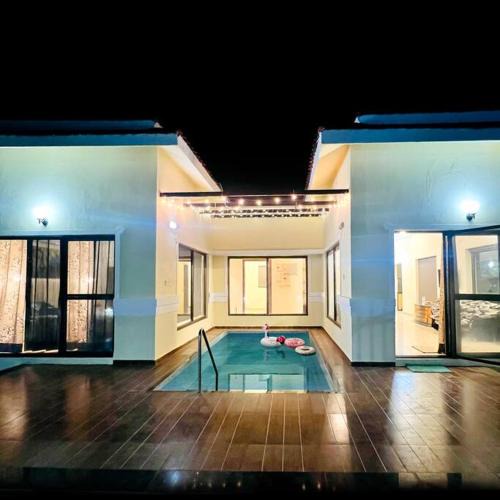 Shahapur Villa | Zio Citra - Pool, Gym, Rain dance