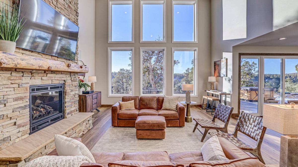 Zion National Park East Entrance House | Zion Border 3,475 sq ft Retreat – 5BR En-Suite Baths, Trails & Canyon Views