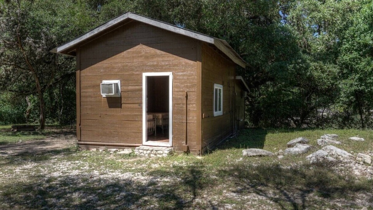 Utopia Cabin | Zubers - CA -C Cabin C