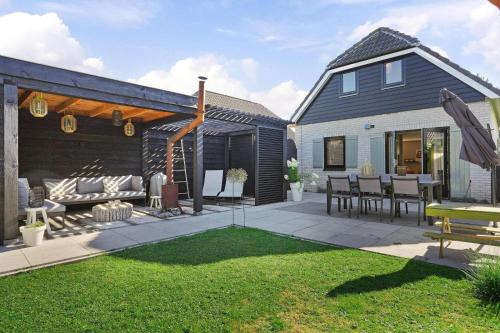 Ouddorp House | Zuiderdiep 12 - Noordzeepark Ouddorp NOT INTENDED FOR COMPANY OR WORK-RELATED STAYS