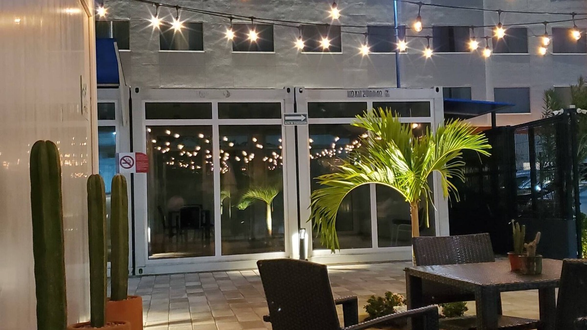 Paraiso Hotel | ZURBAN TRAVELERS