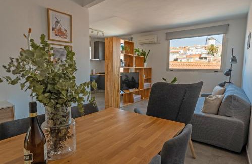 Campo de Criptana Apartment | Ático céntrico con vistas a Los Molinos