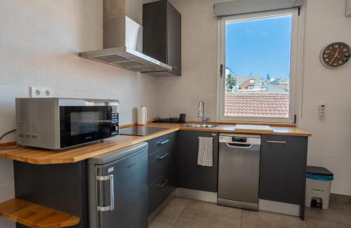 Campo de Criptana Apartment | Ático céntrico con vistas a Los Molinos