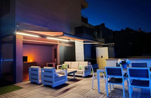 Lavadores Apartment | Ático Chill-Out de lujo con piscina y garaje gratis