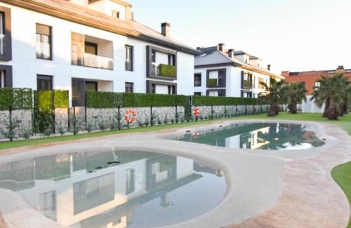 Loredo Apartment | Ático de lujo con piscina y mini golf en la playa