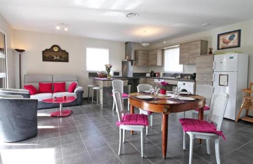Saint-Martin-d'Ecublei House | Écogîte confortable avec jardin clos, adapté PMR, proche de la forêt et de L'Aigle, jusqu'à 8 pers. - FR-1-497-23