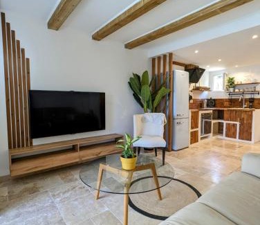 Saint-Vallier-de-Thiey Apartment | Évasion au calme - Maison cosy avec piscine et tennis