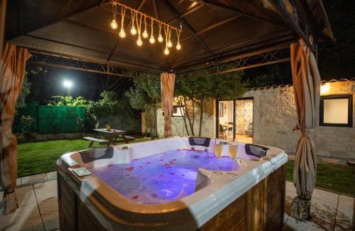 Murles House | Ô Jacuzzi du Mazet
