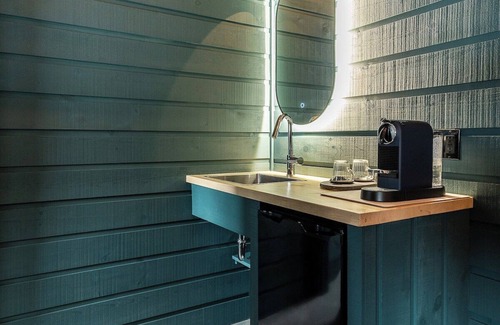 Saint-Simeon Cabin | ÖBois Charlevoix: L'Écurie (cottage)