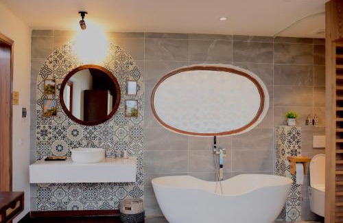 Ba Vi Cabin | Đồi Gió Retreat