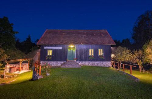Brod Moravice House | Šajnska Hiža, autentična goranska kuća u prirodi