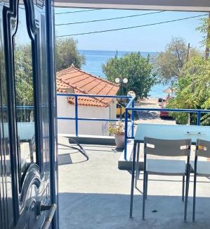 Kampos Marathokampou Apartment | Πέτρινο σπίτι δίπλα στη θάλασσα