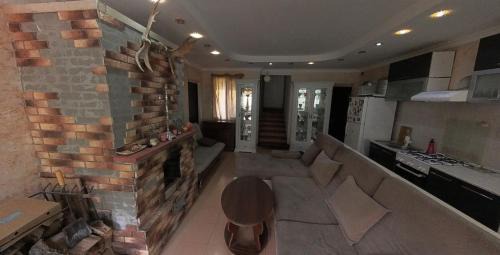 Medeu District Bed & Breakfast | Горный дом Monplaisir