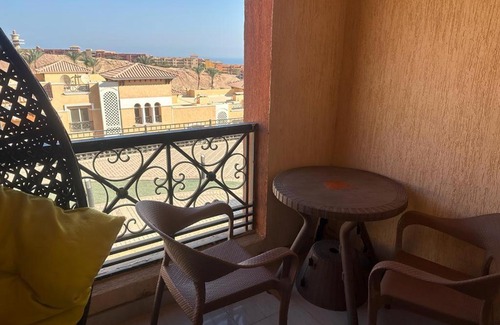 Ras Sudar Apartment | شاليه في بورتو السخنه غرفتين ببلكونه Heaven hills عائلات فقط