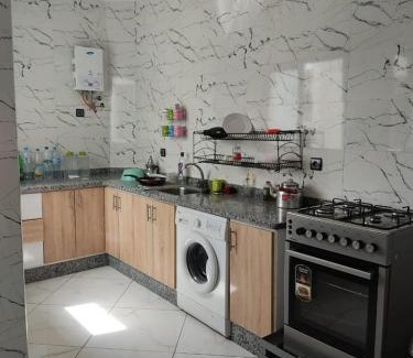 Ksar el-Kebir Apartment | شقة مغربية تقليدية في وسط المدينة