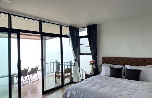 Sado Phong House | ช่องลม แคมป์ เขาค้อ