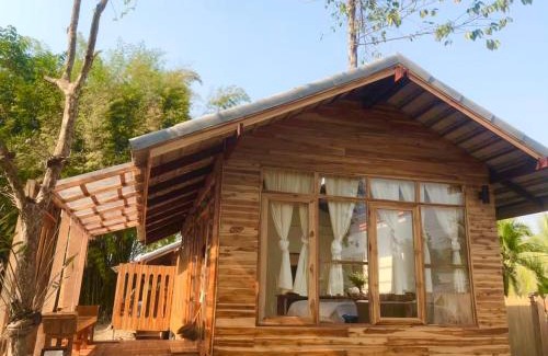 Ko Chang Resort | บ้านสวนอุ้ยคำ Baan Suan Auy Kham