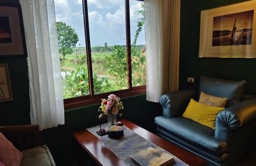 Kantharalak Villa | บ้านสวน อัครา