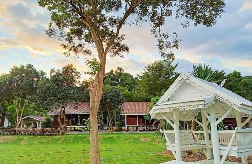 Pak Phli Resort | ผาผึ้ง Neverland