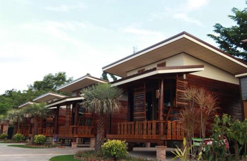 Tha Bo House | พบรักรีสอร์ท Pobruk resort